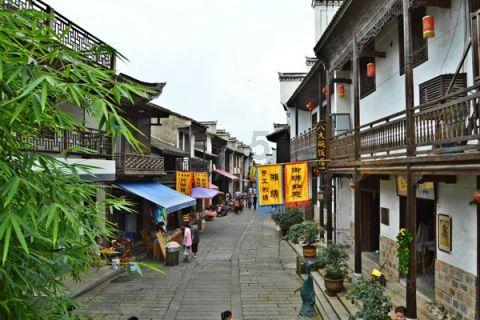传奇骗子李万铭:依靠欺诈手段谋取高位,还曾一度出访苏联